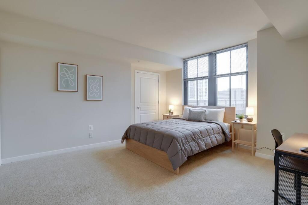 Upscale Comfort Next To Metro And Dining Arlington Buitenkant foto