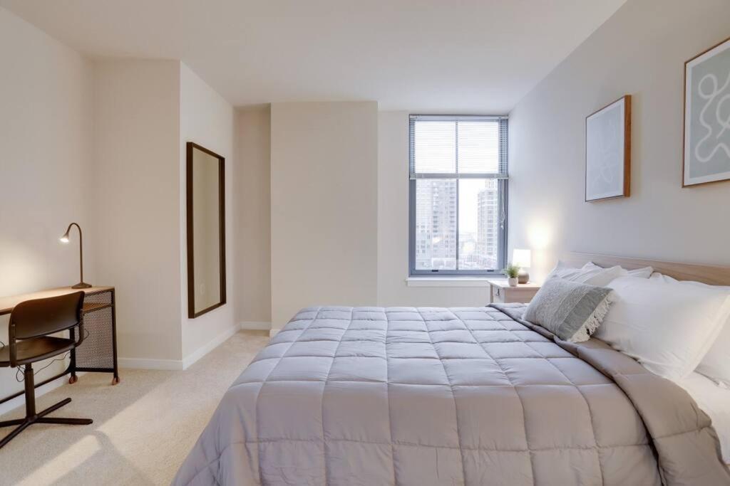 Upscale Comfort Next To Metro And Dining Arlington Buitenkant foto